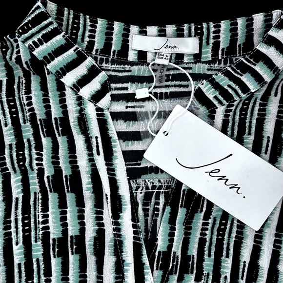 Jenn. Women’s Large Lined Romper Balloon Sleeves Green & White V-Neck - Picture 5 of 8